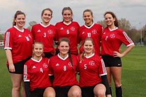 Hinten v.l.: Katja Hofmann, Katrin Hagen, Ayleen Hodel, Jana Hasenjäger, Maya Mehle; vorne v.l.: Lina Hasenjäger, Alina Tiemesmann, Stefanie Lebensorger. Foto: Hodel