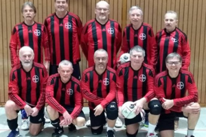 Die Faustball-Männer 60 spielen am Wochenende um den DM-Titel.