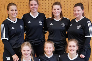 Hinten v.l.: Jana Hasenjäger, Ayleen Hodel, Alina Tiemesmann, Katja Hofmann; vorne v.l.: Stefanie Lebensorger, Lina Hasenjäger, Katrin Hagen